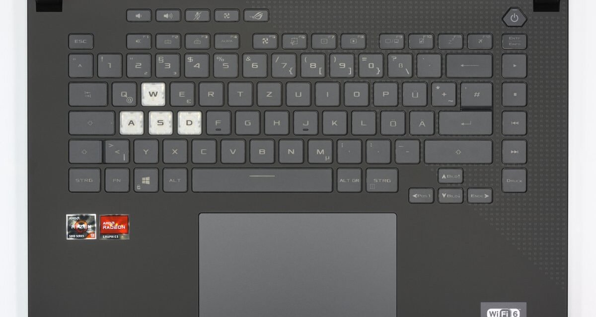 GIGABYTE GAMING A16 gaming laptop keyboard